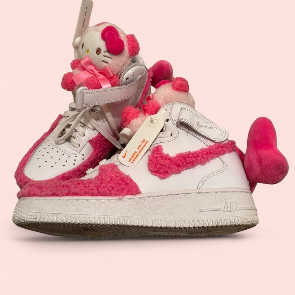 Customized Hello Kitty Pink and White Air Force 1 - Picture 3 of 8